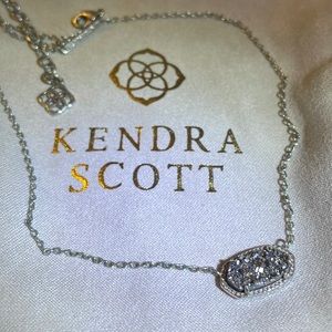 Kendra Scott Silver Pendant Necklace in Platinum Drusy